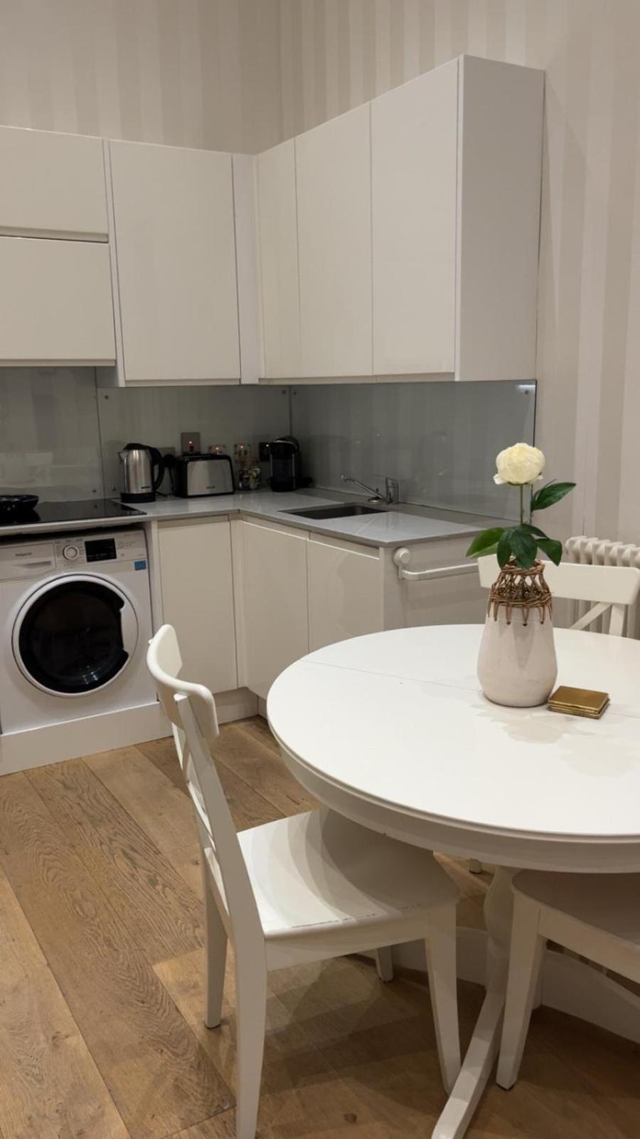 Luxury Garden View Flat - Kensington